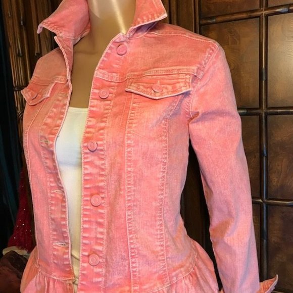 DG2 Snow Wash Ruffle Hem Stretch Denim Jacket - Picture 9 of 14